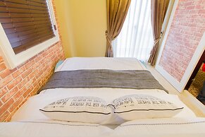 Alice Wonderland B&B