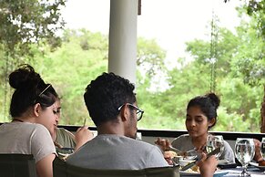 Funky Leopard Safari Lodge Bordering Yala National Park - Hostel