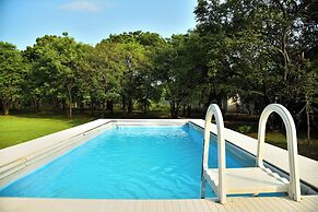 Funky Leopard Safari Lodge Bordering Yala National Park - Hostel