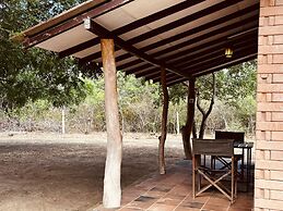 Funky Leopard Safari Lodge Bordering Yala National Park - Hostel