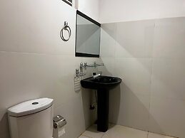 Funky Leopard Safari Lodge Bordering Yala National Park - Hostel