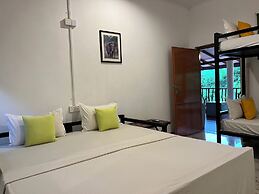 Funky Leopard Safari Lodge Bordering Yala National Park - Hostel