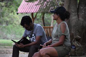 Funky Leopard Safari Lodge Bordering Yala National Park - Hostel