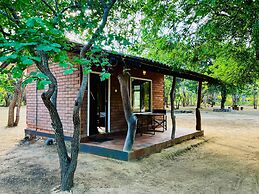 Funky Leopard Safari Lodge Bordering Yala National Park - Hostel