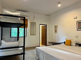 Funky Leopard Safari Lodge Bordering Yala National Park - Hostel