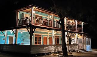 Funky Leopard Safari Lodge Bordering Yala National Park - Hostel
