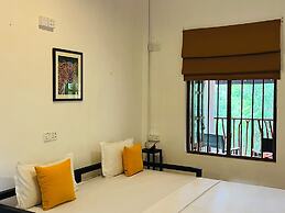 Funky Leopard Safari Lodge Bordering Yala National Park - Hostel