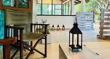 Funky Leopard Safari Lodge Bordering Yala National Park - Hostel