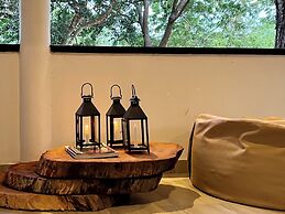 Funky Leopard Safari Lodge Bordering Yala National Park - Hostel