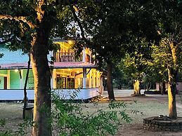 Funky Leopard Safari Lodge Bordering Yala National Park - Hostel