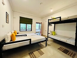 Funky Leopard Safari Lodge Bordering Yala National Park - Hostel