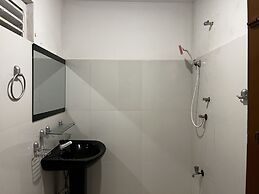 Funky Leopard Safari Lodge Bordering Yala National Park - Hostel