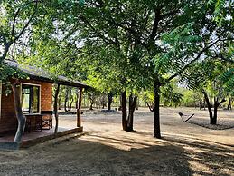 Funky Leopard Safari Lodge Bordering Yala National Park - Hostel