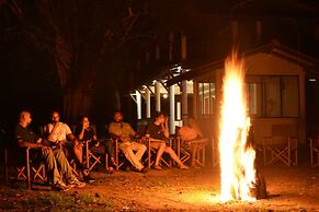 Funky Leopard Safari Lodge Bordering Yala National Park - Hostel