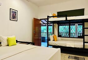 Funky Leopard Safari Lodge Bordering Yala National Park - Hostel