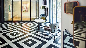 Garner Osaka Honmachi Station by IHG