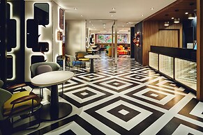 Garner Osaka Honmachi Station by IHG