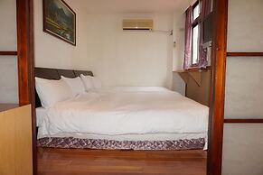 Lakeside Shopping B&B