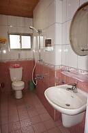 Lakeside Shopping B&B