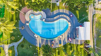 Ocean Blue Ngwe Saung Beach Hotel