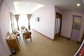 Ocean Blue Ngwe Saung Beach Hotel