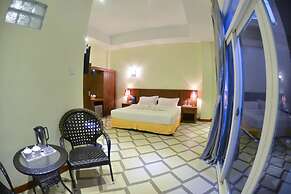 Ocean Blue Ngwe Saung Beach Hotel