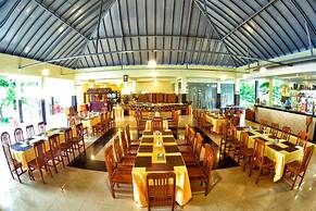 Ocean Blue Ngwe Saung Beach Hotel