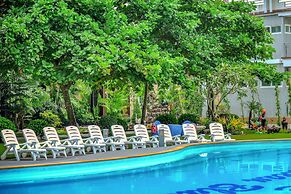 Ocean Blue Ngwe Saung Beach Hotel