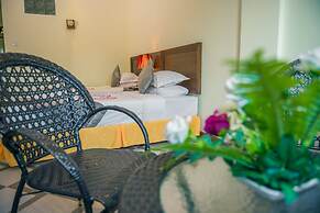 Ocean Blue Ngwe Saung Beach Hotel