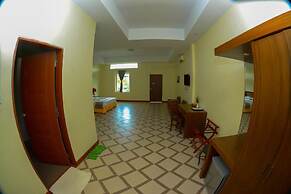 Ocean Blue Ngwe Saung Beach Hotel