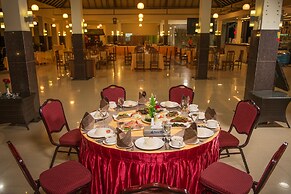Ocean Blue Ngwe Saung Beach Hotel