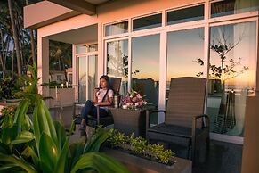 Ocean Blue Ngwe Saung Beach Hotel