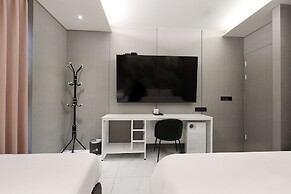 Hotel the Designers Premier Seongsu and Konkuk univ
