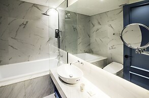 Hotel the Designers Premier Seongsu and Konkuk univ