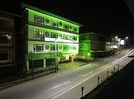 Golden Star Continental & Spa