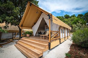 Arena One 99 Glamping