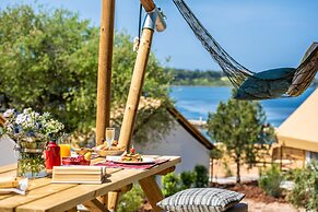 Arena One 99 Glamping