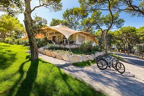 Arena One 99 Glamping