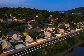 Arena One 99 Glamping