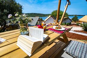 Arena One 99 Glamping