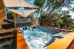 Arena One 99 Glamping