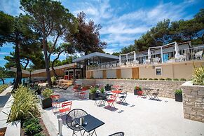 Arena One 99 Glamping