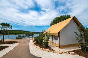 Arena One 99 Glamping