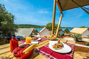 Arena One 99 Glamping