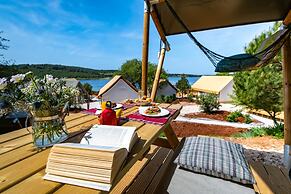 Arena One 99 Glamping