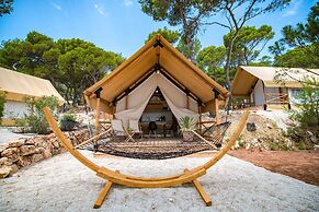 Arena One 99 Glamping