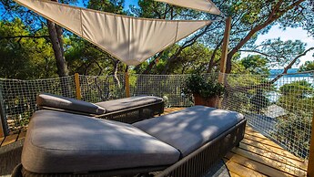 Arena One 99 Glamping