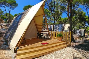 Arena One 99 Glamping