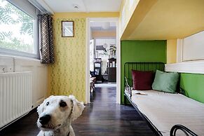 Baroque Hostel & Coworking