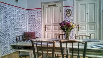Baroque Hostel & Coworking